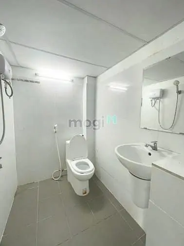 Phòng Gác Cửa Sổ, Ăn Ninh Ở 2-3 Người Gần Lotte, Có Bảo Vệ, Thang Máy.