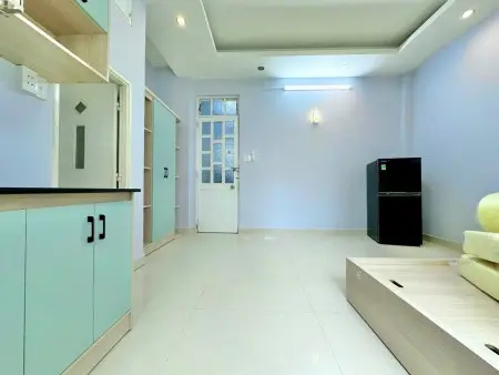 Cho Thuê Phòng Cửa Sổ Thoáng , 28M2 , Đường Cách Mạng Tháng Tám - Gần Vòng Xoay Dân Chủ Quận 3