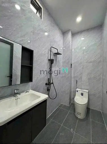 Nhà 1 Trệt 2 Lầu Diện Tích Sử Dụng 200 M2 Ở Thành Phố Thủ Dầu Một