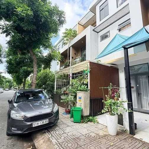 Bán Căn Nhà Phố Liền Kề Thuộc Dự Án Riverpark