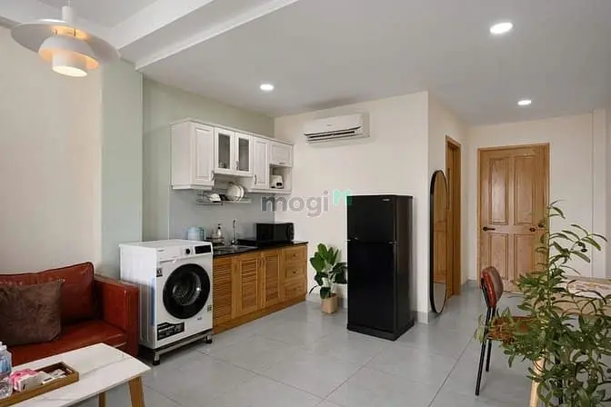 Căn Hộ 1 Phòng Ngủ Ban Công Rộng Rãi View Nhìn Xa