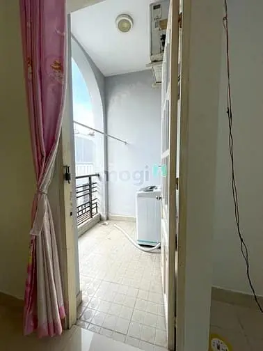 Chính Chủ Cho Thuê 01 Phòng 25M2 Cửa Sổ , Ban Công , Toilet Riêng