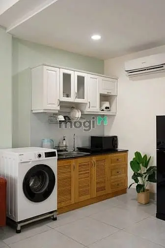Căn Hộ 1 Phòng Ngủ Ban Công Rộng Rãi View Nhìn Xa