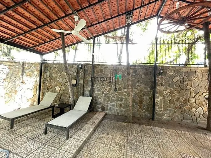 Mt Quốc Hương, Thảo Điền, - 3 Tầng Đẹp , Full Nội Thất (18X24M). 140Tr