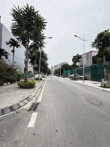 Ngọc Thuỵ Long Biên – Ô Tô – 75 M2 – 2 Tầng – Mt 4.2 M – Giá 12.4 Tỷ.
