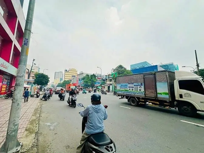 Cho Thuê Nhà Góc 2Mt 26 Phan Đăng Lưu - Mt 9M - 3 Tầng Trống Suốt