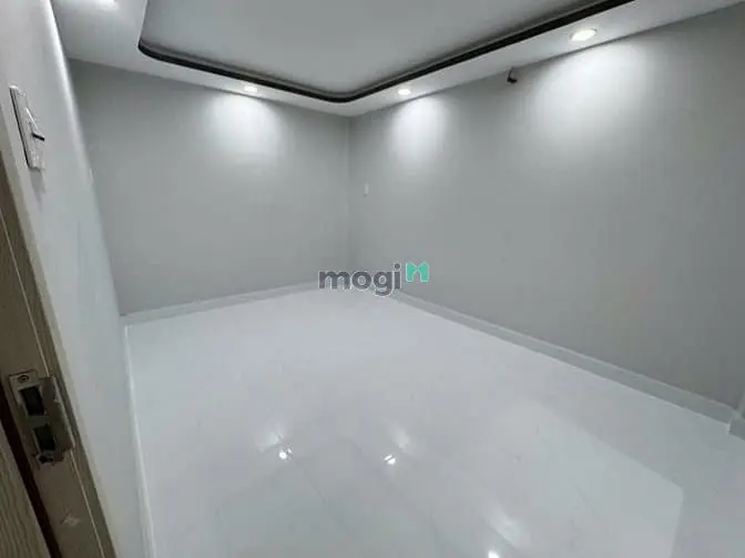 Cơ Hội Sở Hữu Căn Nhà 3 Tầng Gần Chợ Bình Thới Chỉ Hơn 3 Tỷ
