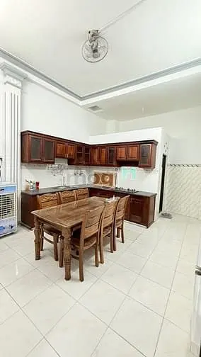 Bán Nhà 3 Tầng Ngay Chợ Vải - Lạc Long Quân - 66M2 - Nhỉnh 9 Tỷ