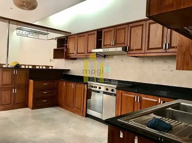 Biệt Thự Thảo Điền Có Hồ Bơi- Gần Trường Bis Giá Thuê 3500Usd Gồm Thuế