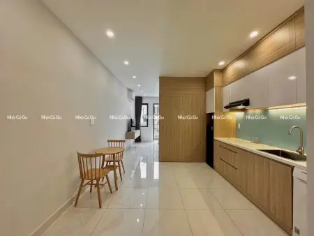 Căn Hộ Ban Công Full Nội Thất – Ngay Bến Vân Đồn, Quận 4