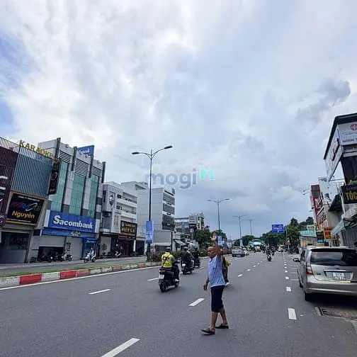Chính Chủ Gửi Bán Toà Nhà Văn Phòng Mặt Tiền Lê Văn Việt P.tân Phú