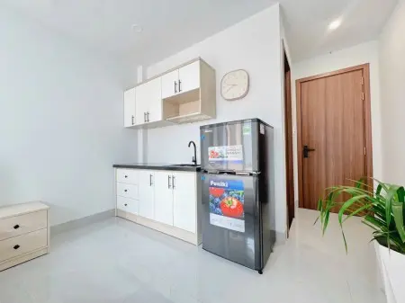 Cho Thuê Căn Hộ Có Ban Công - Thích Quảng Đức, Phú Nhuận Gần Phan Xích Long, Quận 1 Và Quận 3