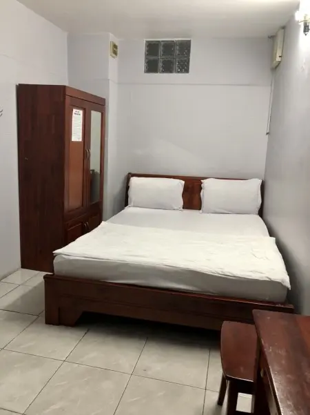 Phòng Trọ Mặt Tiền Đường Nội Thất Cơ Bản Đầy Đủ Tại Hải Thượng Lãn Ông, Phường 10, Quận 5, Giá Chỉ Từ 2.5 Triệu/Tháng