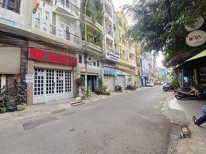 Cho Thuê Ccmn 30M2 Có Balcon Khu Phan Xích Long_Thang Máy_Bảo Vệ_Trống