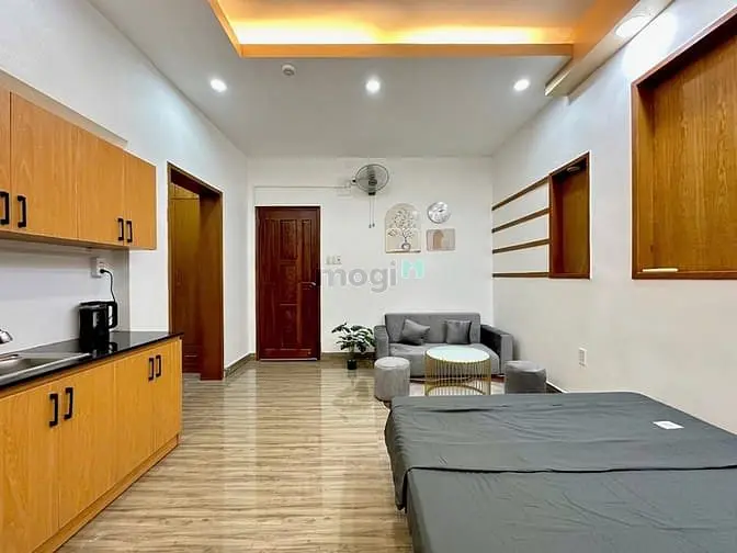 Studio Full Nội Thất Cửa Sổ Ngay Khu Ẩm Thực Phan Xích Long