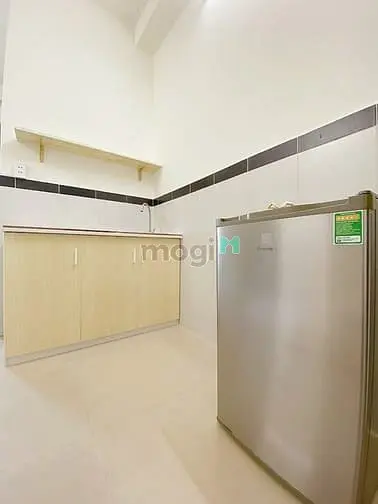 Cho Thuê Ccmn 30M2 Có Balcon Khu Phan Xích Long_Thang Máy_Bảo Vệ_Trống