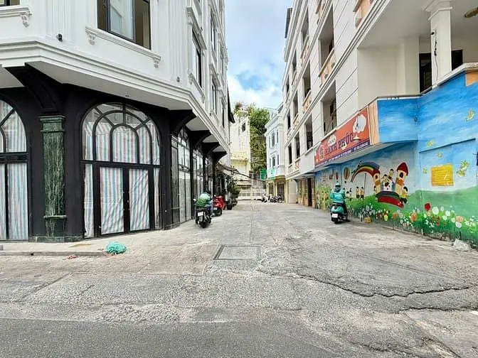 Giá 11,5Tỷ Cư Xá Đô Thành, Quận 3, Dt: 5X12M, 6P, 4 Tầng, Kiên Cố
