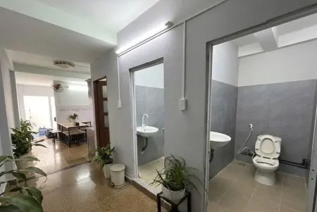 Ký Túc Xá Nữ Phòng 5 Ngay Tại Thủ Đức- Trọn Gói 2,3 Triệu/Tháng
