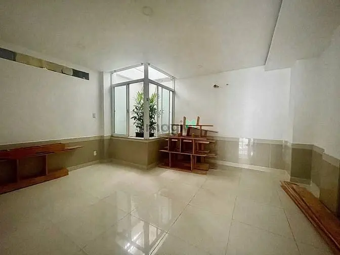 Nhà Đường Thái Ly, Q2 Cực Đẹp (5X18M), 1Trệt Lửng, 3 Lầu 8Pn. Giá 65Tr