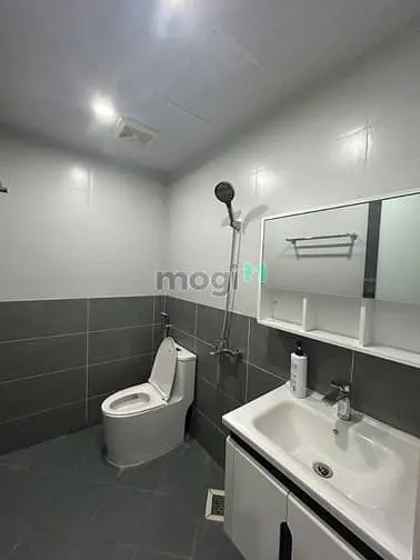 Nhà Nguyên Căn 2 Tầng Mới Xây, 2Pn, Full Tiện Nghi, Có Sân Xe - Bồ Đề