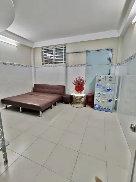 Chính Chủ Cho Thuê Phòng Trống Đường Bạch Đằng Sạch Sẽ Thoáng Mát, Kv An Ninh Gần Chợ Trường Học