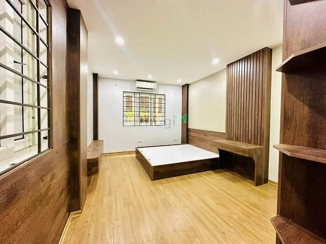 Tôi Cần Bán Nhà Mp Đê La Thành, Giá 26 Tỷ, 33M2X3T, Kd Được