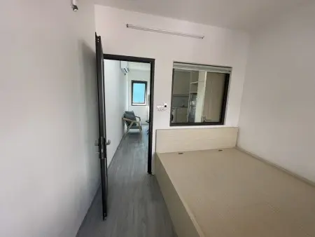 Ngõ 1150 Đường Láng • Phòng 40M² (1 Phòng Ngủ + 1 Phòng Khách Riêng Biệt)