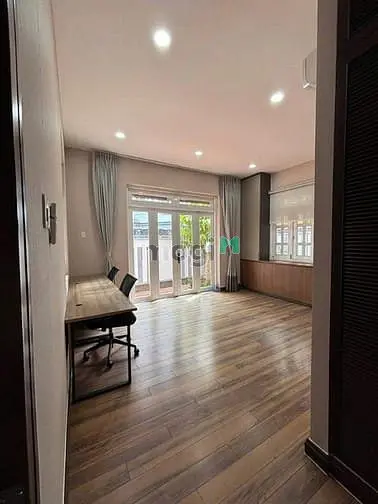 ⭕Cho Thuê Biệt Thự Sân Vườn, Ngay Cầu Sài Gòn, Diện Tích Đất 305M²,4Pn