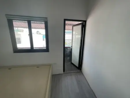 Ngõ 1150 Đường Láng • Phòng 40M² (1 Phòng Ngủ + 1 Phòng Khách Riêng Biệt)