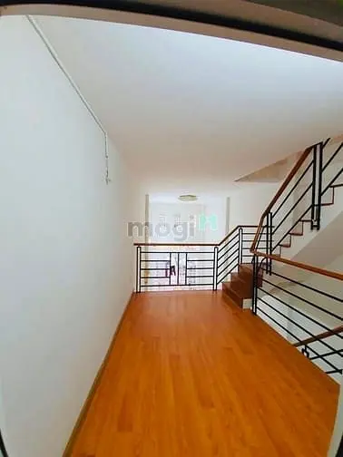 Bán Nhà Hẻm 166 Bùi Thị Xuân Quận 1 30M2 3 Tầng 2 Pn - 6 Tỷ 9