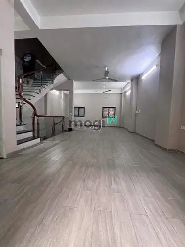 Bán Nhanh Nhà Ngõ 218 Lạc Long Quân, Giá 18 Tỷ, 55M2X4T, Nở Hậu