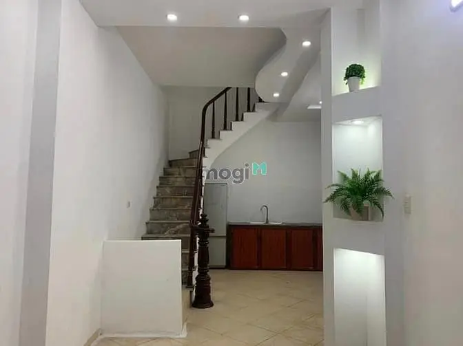 Nhà Đẹp Long Lanh Trần Khát Chân, Giá 12.5 Tỷ, 42Mx5T, Thang Máy