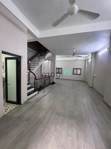 Bán Nhanh Nhà Ngõ 218 Lạc Long Quân, Giá 18 Tỷ, 55M2X4T, Nở Hậu