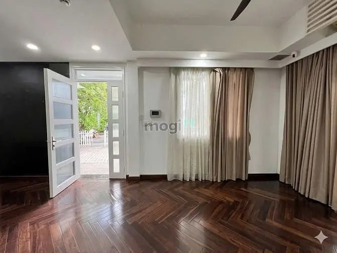 ⭕️Ngay Cầu Sài Gòn (7X20M) 3 Lầu 4 Phòng