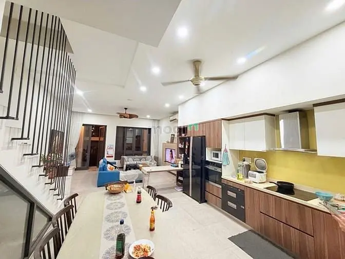 Mặt Tiền Sân Bay - 7 Tầng 80M2 - Chỉ 20 Tỷ Hơn