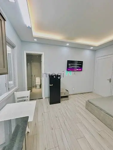 Studio Cửa Sổ Full Nội Thất Thang Máy Ngay Trần Quang Khải