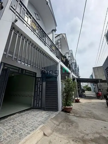 885Tr, Công Chứng Nhận Nhà 60M2, Ngay Đường Lớn 100M, Ô Tô 5M. Hóc Môn