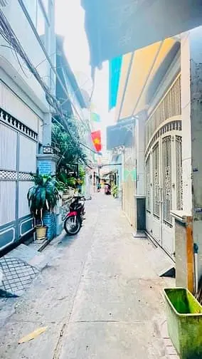 Hxh Cách 3 Căn - 391 Trần Hưng Đạo Quận 1 33M2 2 Tầng - 4 Tỷ 95
