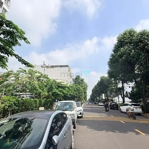 Bán Lô Đất Mt Đường D2 Nhìn Qua Block Chung Cư C5 P.tăng Nhơn Phú A