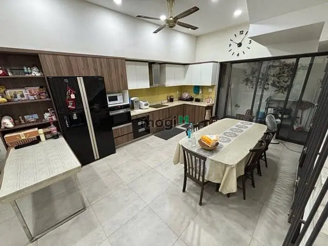 Mặt Tiền Sân Bay - 7 Tầng 80M2 - Chỉ 20 Tỷ Hơn