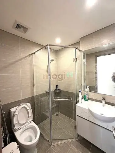 Cho Thuê Căn Hộ 2Pn Full Nội Thất Đẹp Gần Bến Xe Buýt Đi Q.1