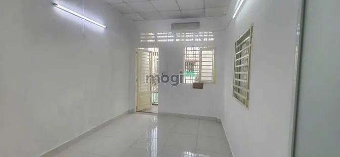 Sát Vách Q1 - Hxh - Dt 40M2 X 2 Tầng Btct Vô Ở Ngay. Chỉ 4,99 Tỷ Tl