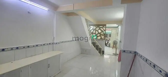 Sát Vách Q1 - Hxh - Dt 40M2 X 2 Tầng Btct Vô Ở Ngay. Chỉ 4,99 Tỷ Tl