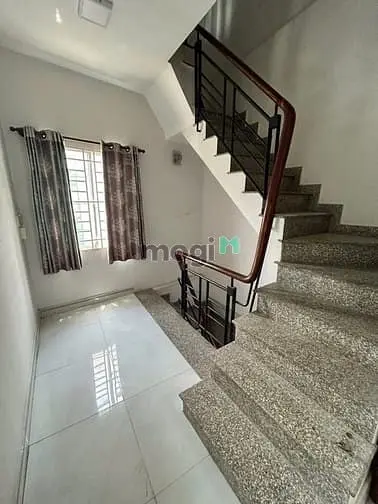 Bán Nhà Mặt Tiền Lạc Long Quân - Kinh Doanh Đỉnh - 44M2 Nở Hậu - 8X Tỷ