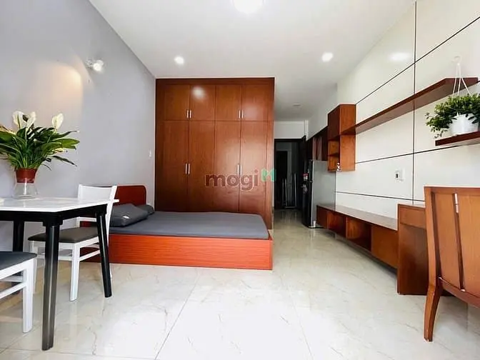 🍁Cho Thuê Căn Hộ_Studio_Ban Công_Nguyễn Cửu Vân