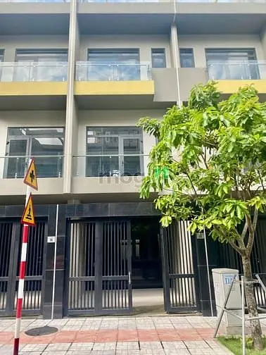 Bán Căn Nhà Phố Bcons Hàng Hiếm Kế Làng Đại Học Quôc Gia Tp.hcm