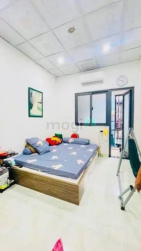 Hxh Cách 3 Căn - 391 Trần Hưng Đạo Quận 1 33M2 2 Tầng - 4 Tỷ X
