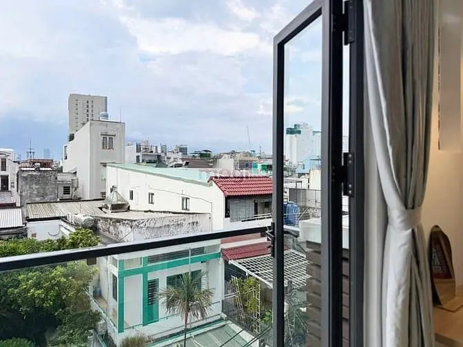 Nhà Mới Ban Công, Full Nội Thất Ngay Thích Quảng Đức – Phú Nhuận