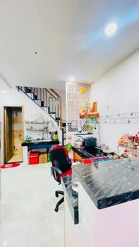 Hxh Cách 3 Căn - 391 Trần Hưng Đạo Quận 1 33M2 2 Tầng - 4 Tỷ X