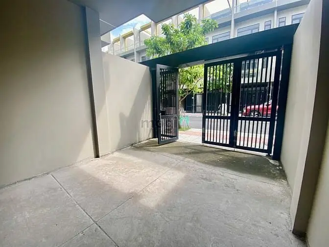 Bán Căn Nhà Phố Bcons Hàng Hiếm Kế Làng Đại Học Quôc Gia Tp.hcm